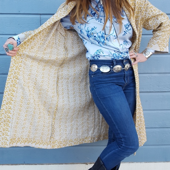 Vintage 1960s coat gold embroidered swing jacket. - Picture 4 of 8